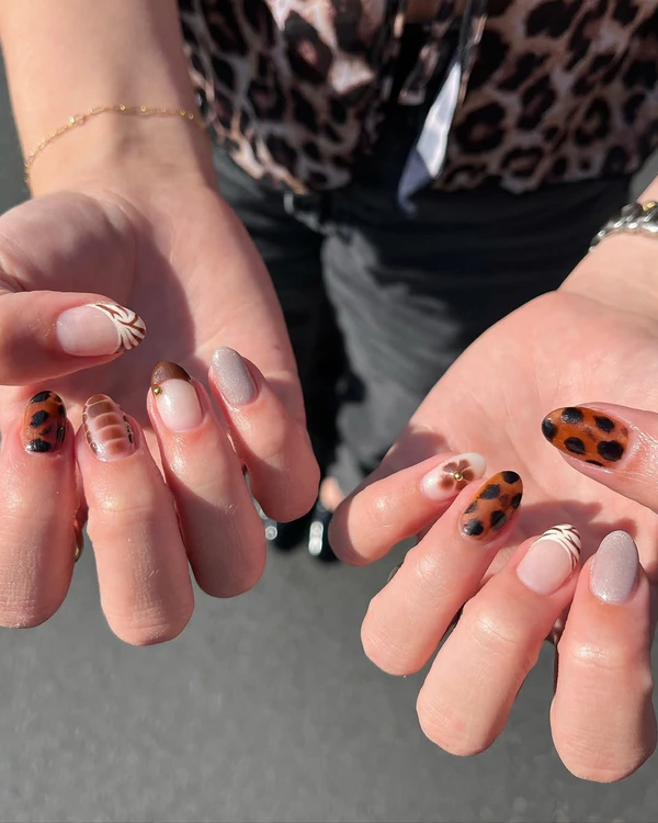 <a href="https://www.instagram.com/p/DBuJyUqzlER/?img_index=3">Nails by Hal</a>