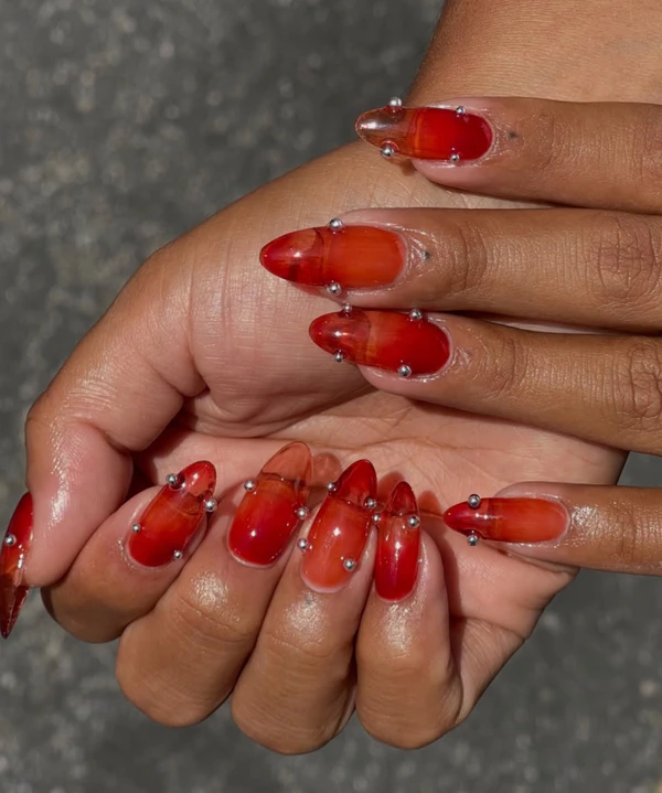 <a href="https://www.instagram.com/p/Da0adxnvjrJ/">Tati Does Nails</a>