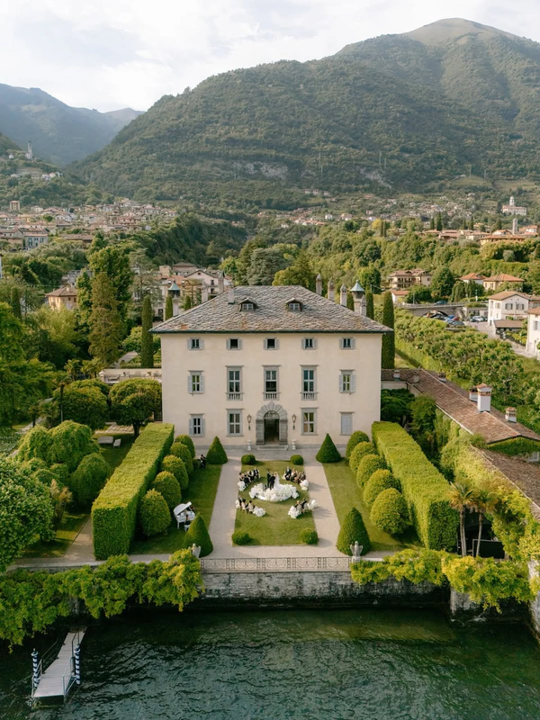 <a href="https://www.instagram.com/p/DLDRSpMN0Vv/?img_index=2">Exclusive Italy Weddings</a>, Photography: <a href="https://www.instagram.com/paocolleoni/">Paola Colleoni Studio</a>