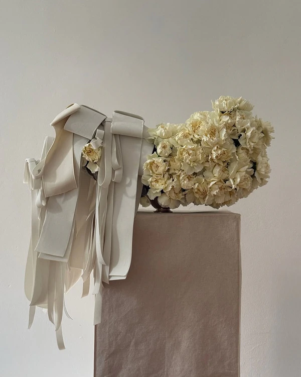 9 Fresh Color Combinations Defining Spring 2026 Weddings