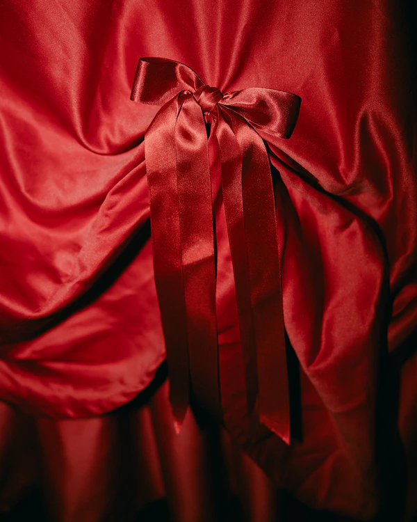 An Opulent & Darkly Romantic Renaissance-Inspired Wedding