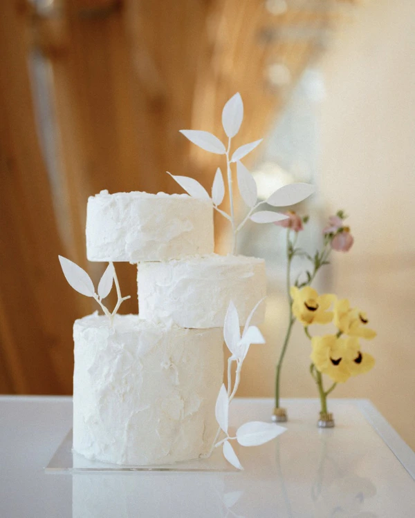 A Vibrant Wedding Shoot at the Art Gallery of Ontario — photo 2