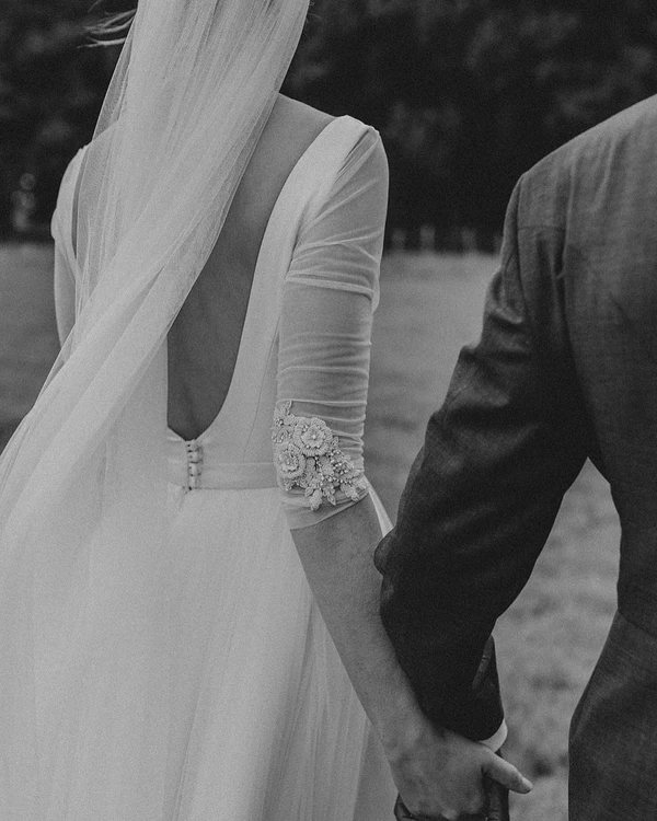 Micro-Weddings: Pros and Cons