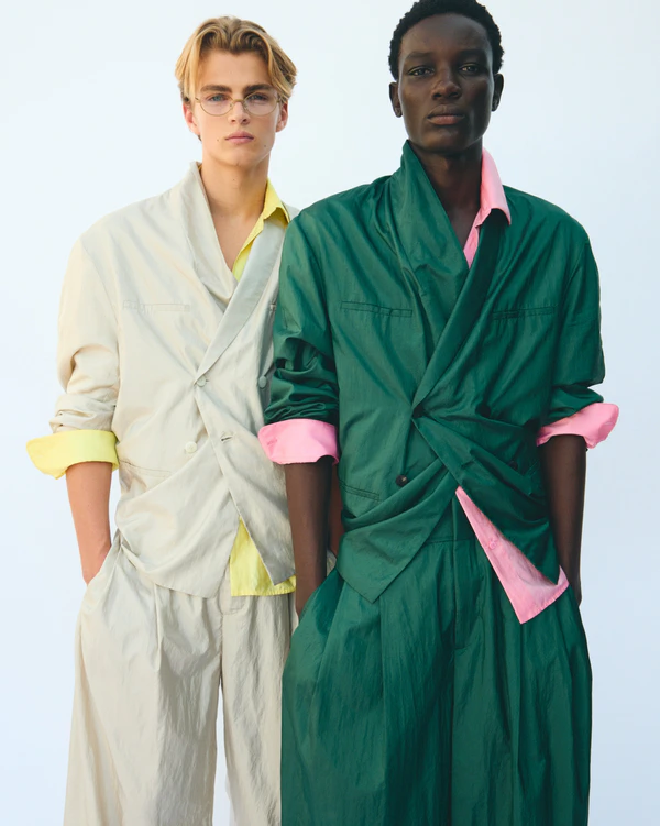 <a href="https://www.instagram.com/p/DaNSQM_iBdu/?img_index=4">Jacquemus</a>, Photography: <span class="x1lliihq x1plvlek xryxfnj x1n2onr6 xyejjpt x15dsfln x193iq5w xeuugli x1fj9vlw x13faqbe x1vvkbs x1s928wv xhkezso x1gmr53x x1cpjm7i x1fgarty x1943h6x x1i0vuye xvs91rp xo1l8bm x5n08af"><a href="https://www.instagram.com/pamelad/">Pamela Dimitrov</a> &amp; <a href="https://www.instagram.com/deo_suveera/">Deo Suveera</a></span>