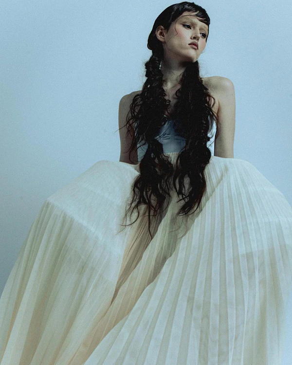 20 Ethereal & Romantic Bridal Hairstyles