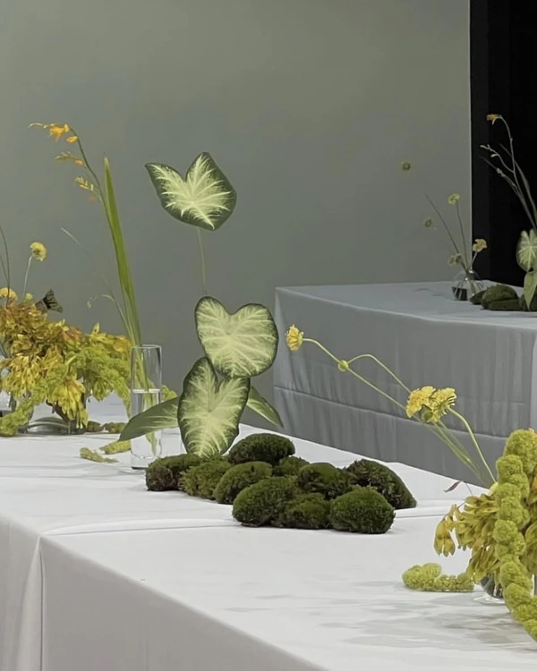 Trend: Overgrown Foliage Installations