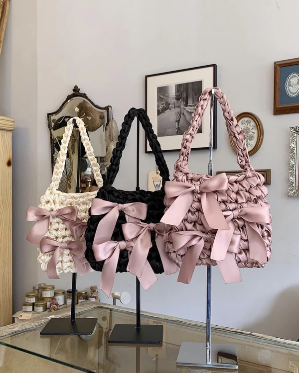 Bows Everywhere: 2024 Trend Insight