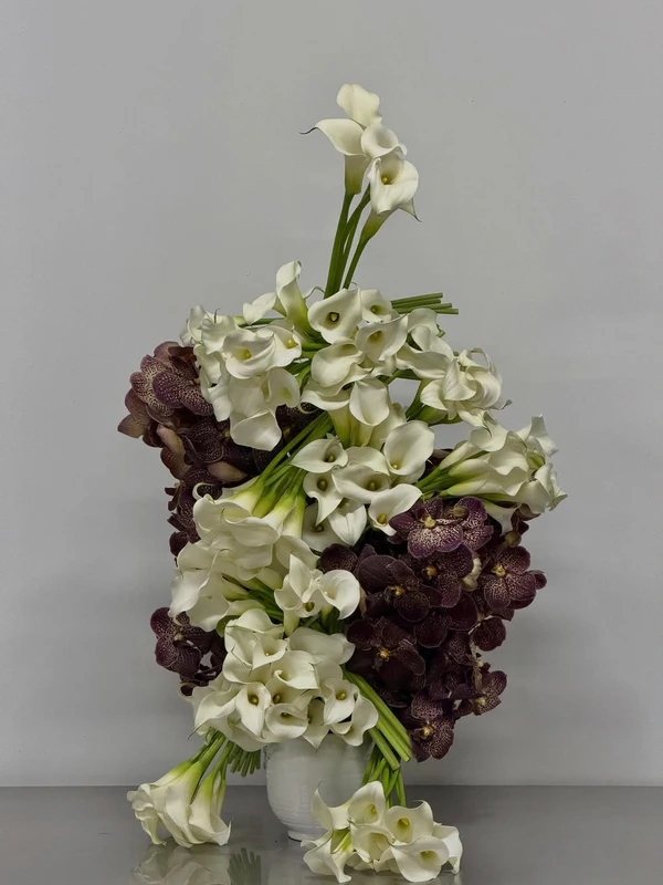 10 Expert Tips for Wedding Flowers That Feel Creative, Considered & Completely You — photo 1