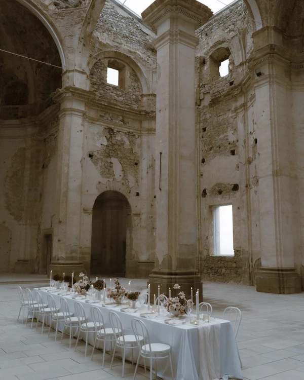 Micro-Weddings: Pros and Cons