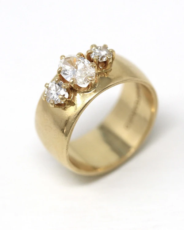 Engagement Ring & Wedding Band Trends for 2024