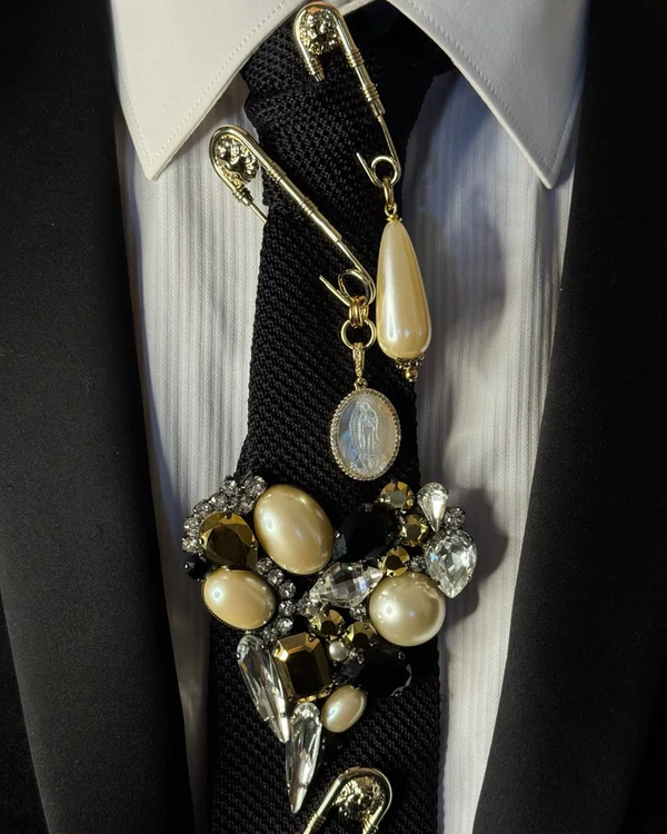 <a href="https://www.instagram.com/houseofemmanuele/p/DTOeQk3k4cX/?hl=en&amp;img_index=2">House of Emmanuele</a>