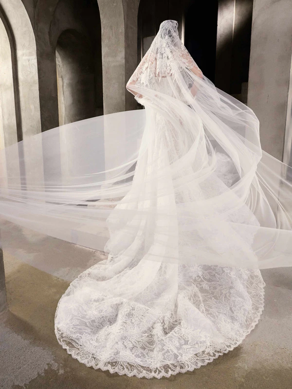 Galia Lahav, wedding bridal in California, USA — portfolio photo 2