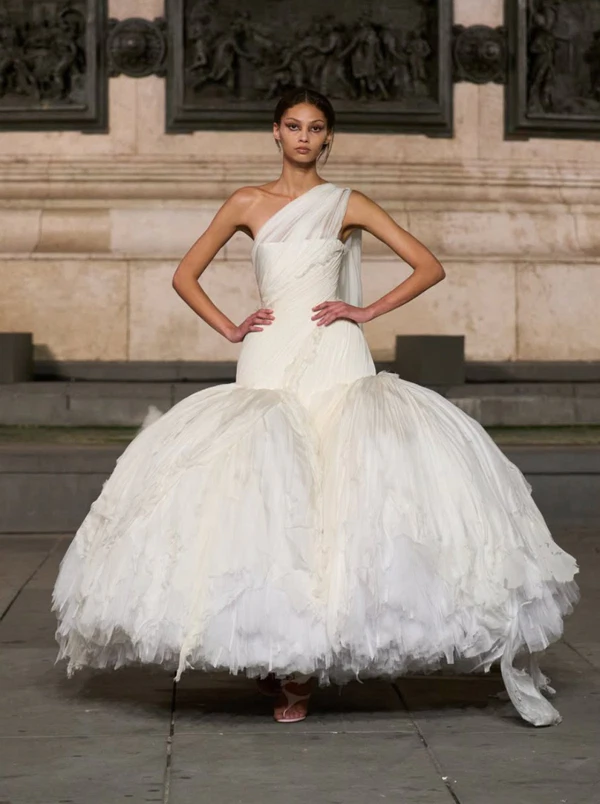 <a href="https://www.instagram.com/p/Dd4LJpjDcKR/?hl=en&img_index=12">Matières Fécales</a>