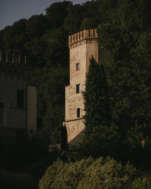 A Golden Wedding at a Storybook Castle Just Outside Venice, Italy