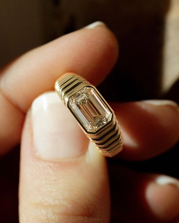 50 Iconic Vintage Engagement Ring Styles & Cuts