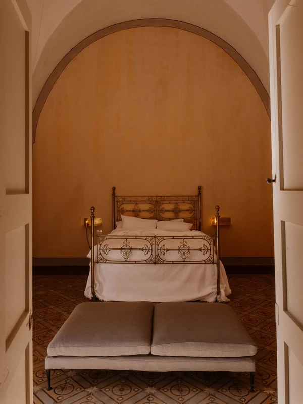 <a href="https://www.instagram.com/p/DX4yoZ0COWY/?hl=en&img_index=1">Palazzo Daniele </a>