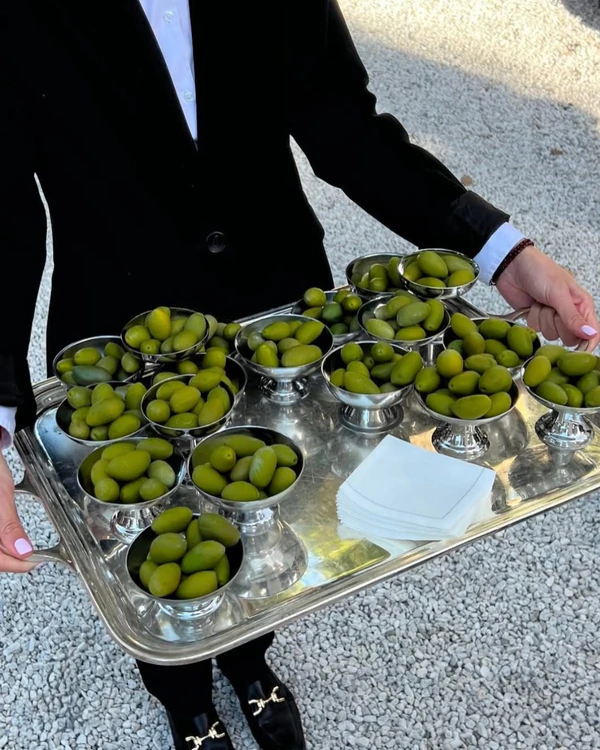 7 Unique Wedding Appetizers and How to Serve Them — photo 2