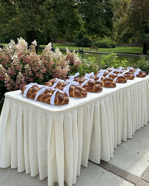 40 Alternatives to Floral Centerpieces