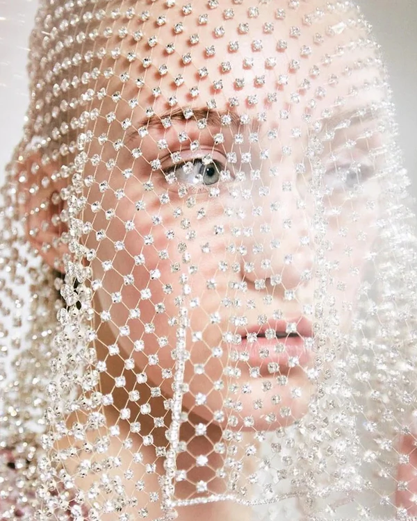 10 Non-Classic Veils for Modern Brides
