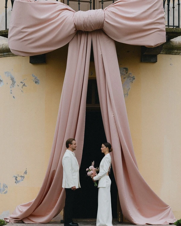 25 Key Factors to Consider Before Booking Your Wedding Venue