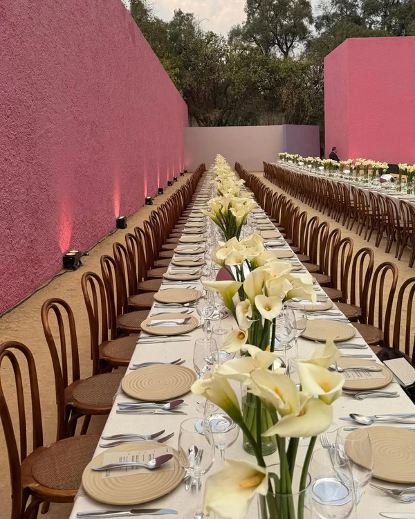 Is Asking Friends and Family to Help with Your Wedding a Good Idea? — photo 1