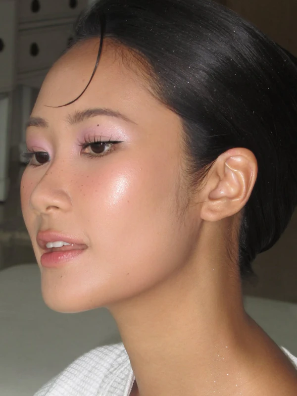 <a href="https://www.instagram.com/p/DYPYUN4E6VJ/?img_index=1"><span>Anh Thư Thái</span></a>