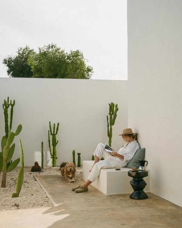 10 Travel Influencers Every Holidayer Needs to Follow