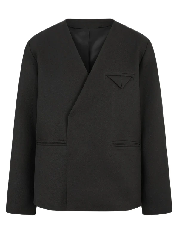 <a href="https://us.manieredevoir.com/products/colin-collarless-double-breasted-minimal-blazer-black?srsltid=AfmBOoob2Eu6NlXHhh7-xXMT2wsnMNeSzUaJuocEJRXpFoWwC3HFgunQ">MANIÈRE DE VOIR Blazer</a>, $285
