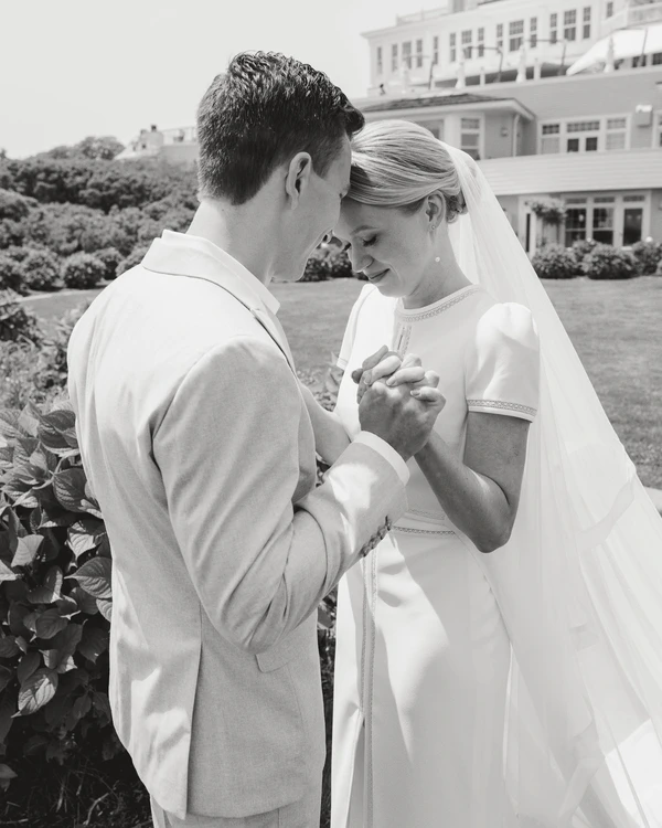 Vibrant Wedding with Homage to the Timeless Elegance of New England — photo 1