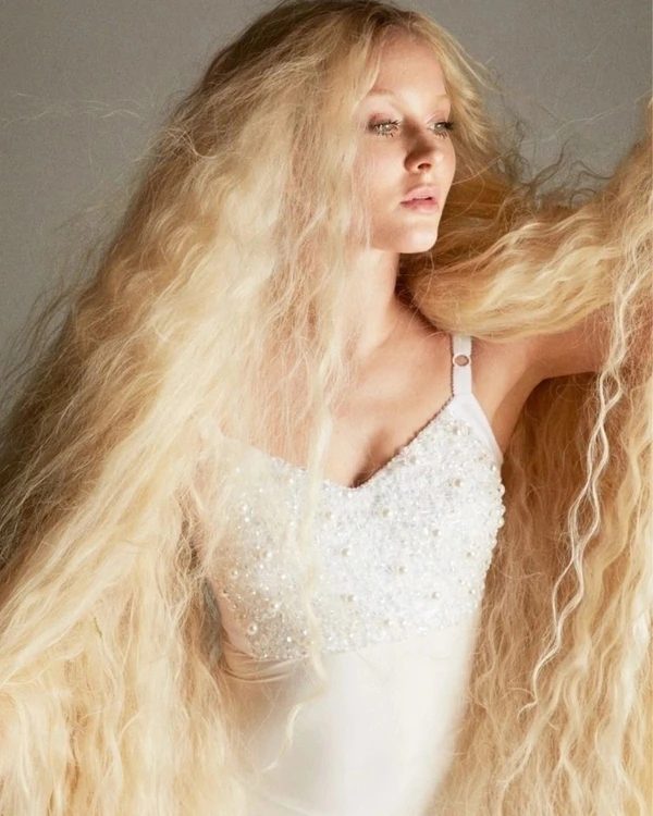 30 Chic Hairstyles for Brides with Long Hair