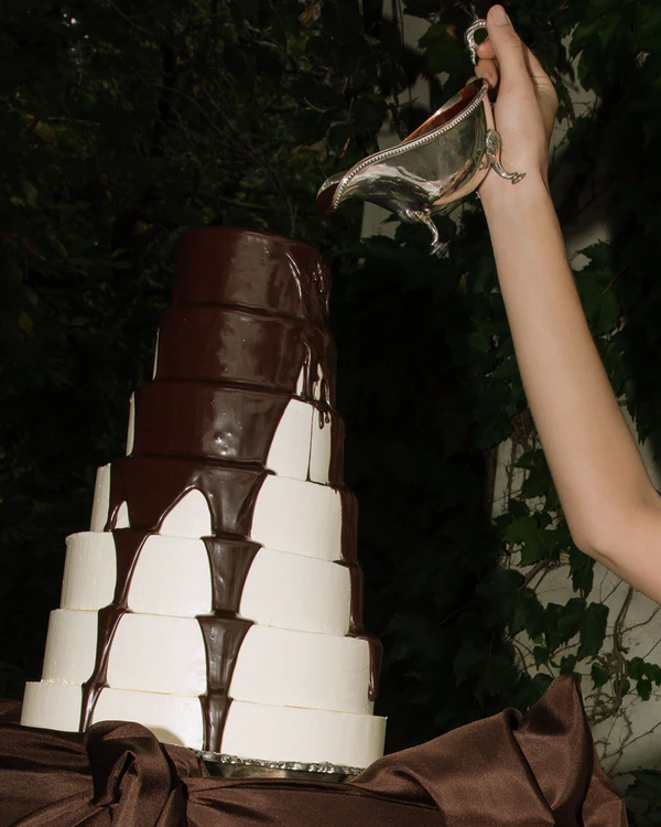Mocha Mousse Romance