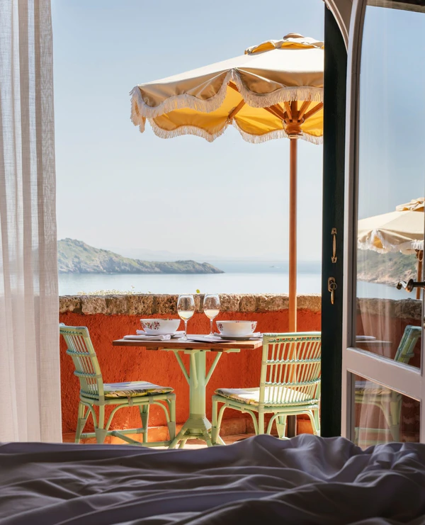 <a href="https://www.instagram.com/p/Dak42xumRLK/?hl=en&img_index=1">Hotel Il Pellicano</a>