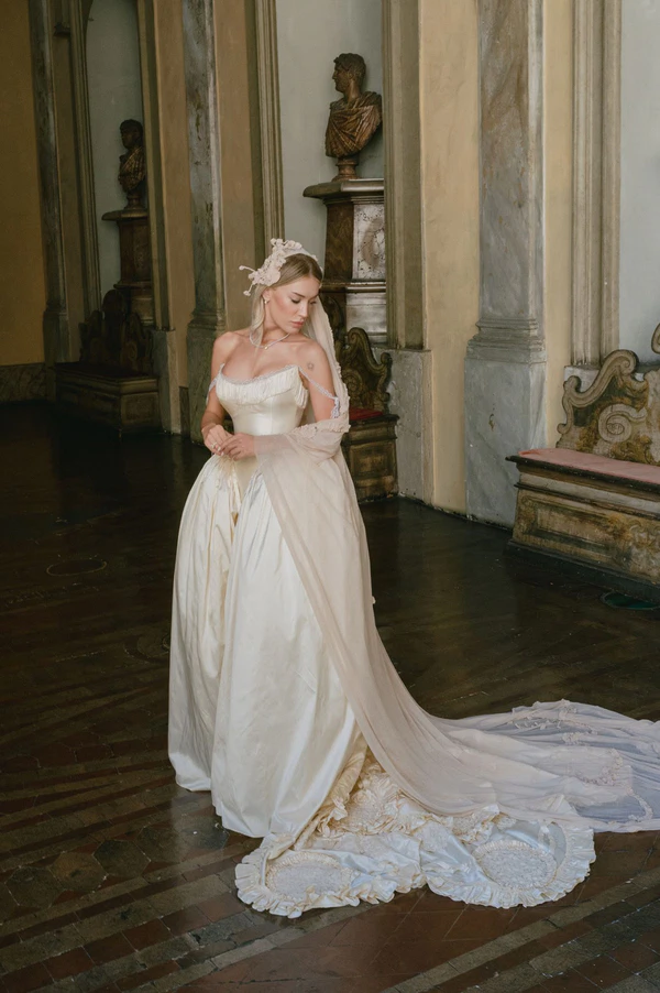 Vintage-Inspired Couture Takes Center Stage at This Chicly Curated Castle Wedding in Rome