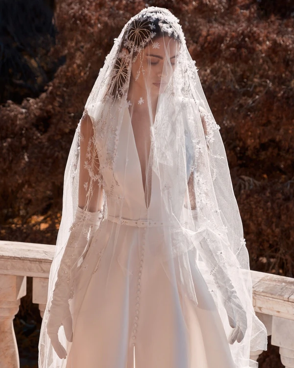 10 Non-Classic Veils for Modern Brides