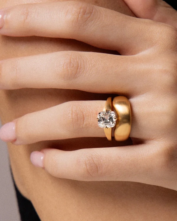 <a href="https://aaryah.com/collections/old-mine-engagement-rings/products/maddox-1-81-ring">Aaryah</a>