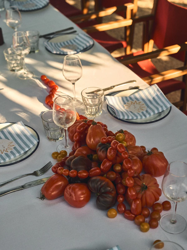 <a href="https://www.instagram.com/p/DbAoTTpgkdJ/?img_index=2">Ofelia Weddings Studio</a>, Photography: <a href="https://www.instagram.com/thevisualclub_/">The Visual Club</a>