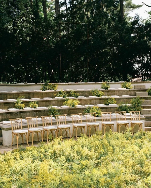 25 Key Factors to Consider Before Booking Your Wedding Venue — photo 1