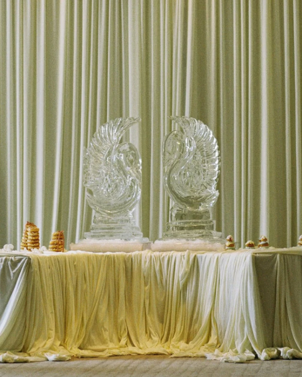 20 Stunning Ice Sculpture Ideas for Your Wedding — photo 1