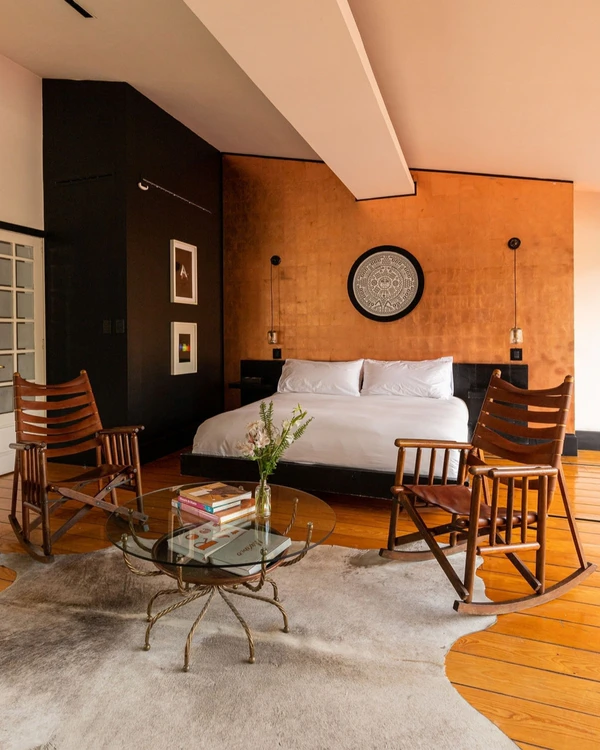 <a href="https://www.instagram.com/p/DHCA5IrTJZq/?img_index=1">La Valise Mexico City</a>
