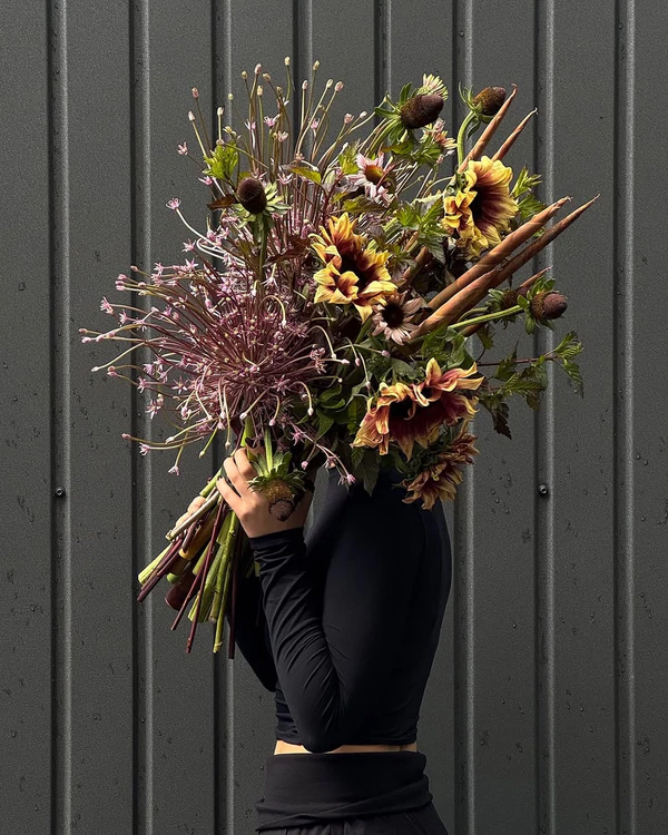 <a href="https://www.instagram.com/p/DLhKG33t9vP/?img_index=2">Mutabor Flower Service</a>