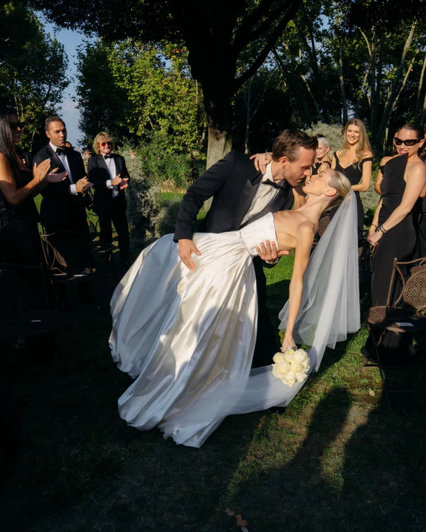 From Roman Garden Romance to a Red-Lit Nightclub at This Villa Aurelia Wedding