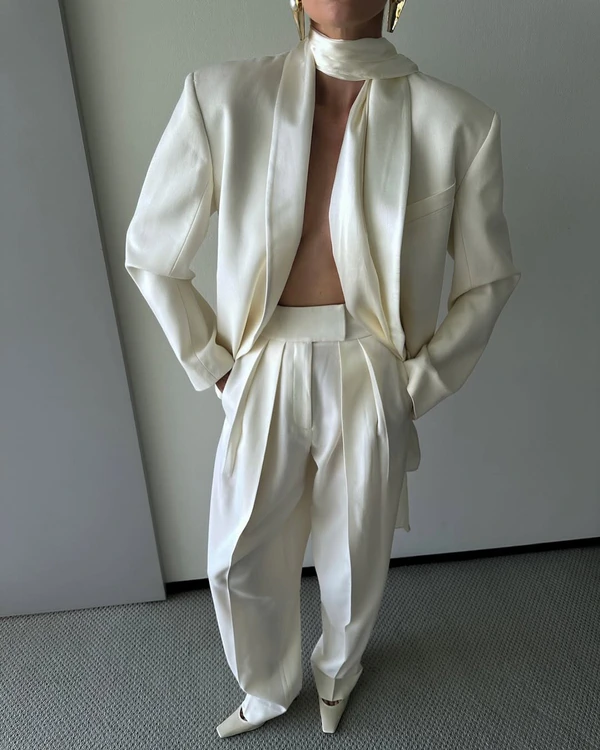 35 Chic Bridal Looks for Your Civil, Courthouse or City Hall Wedding