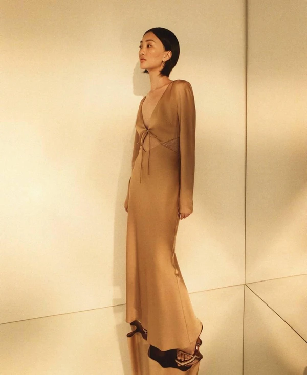 What to Wear to a Bridal Shower in Winter