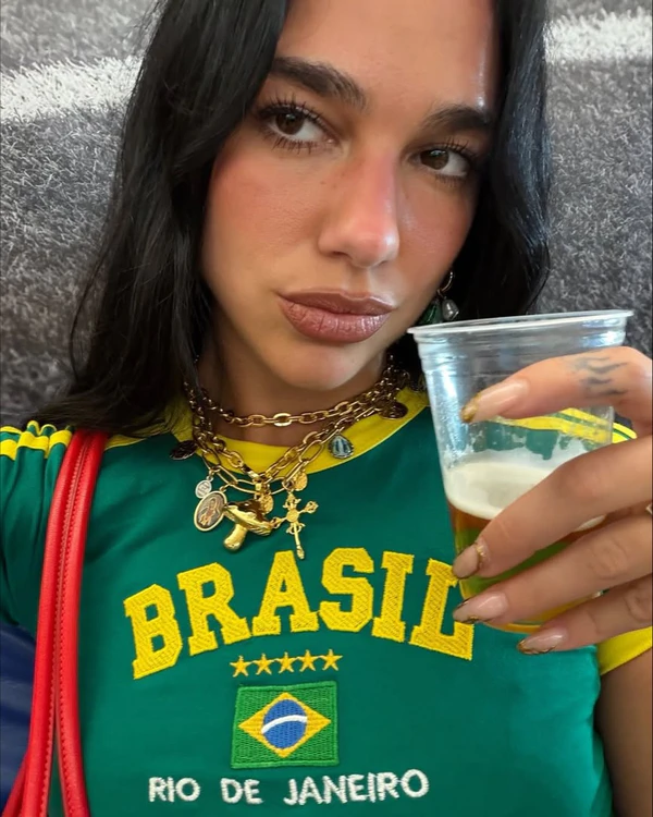 Content: <a href="https://www.instagram.com/dualipa/">Dua Lipa</a>