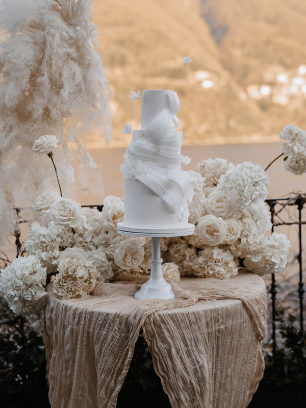 Romantic Wedding Editorial on Lake Como