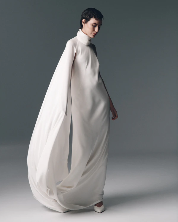 9 Chic Ways to Style Your Bridal Dress for a Winter Wedding