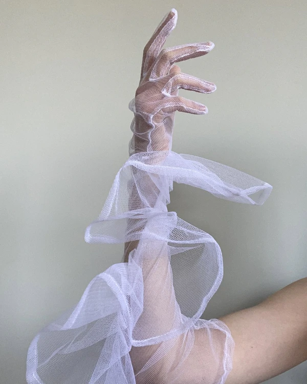 16 Wedding Gloves for Your Flawless Look