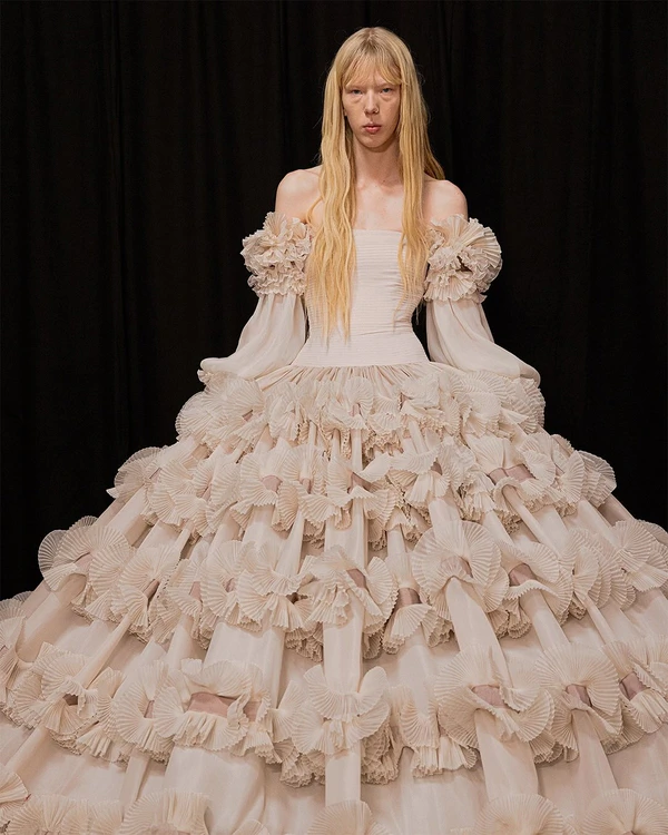 13 Defining Trends from Paris Haute Couture Spring 2025