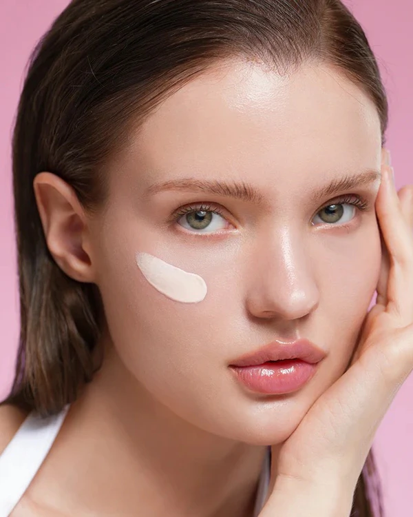 <a href="https://dalba.com/ru/products/dalba-waterfull-tone-up-sunscreen-spf50?srsltid=AfmBOoqpYQME7jtKguLmBqAFzmA4CobhIxc0tnp29XzOngv7fRwNgQiQ">d'Alba</a>