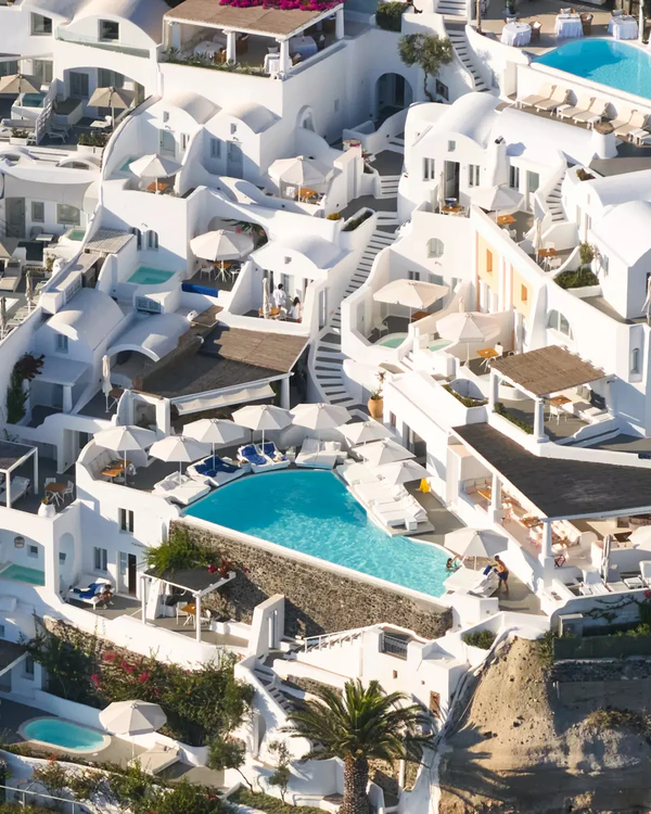 <a href="https://www.instagram.com/p/DMFjnYYP9zf/" target="_blank">Katikies Santorini</a>